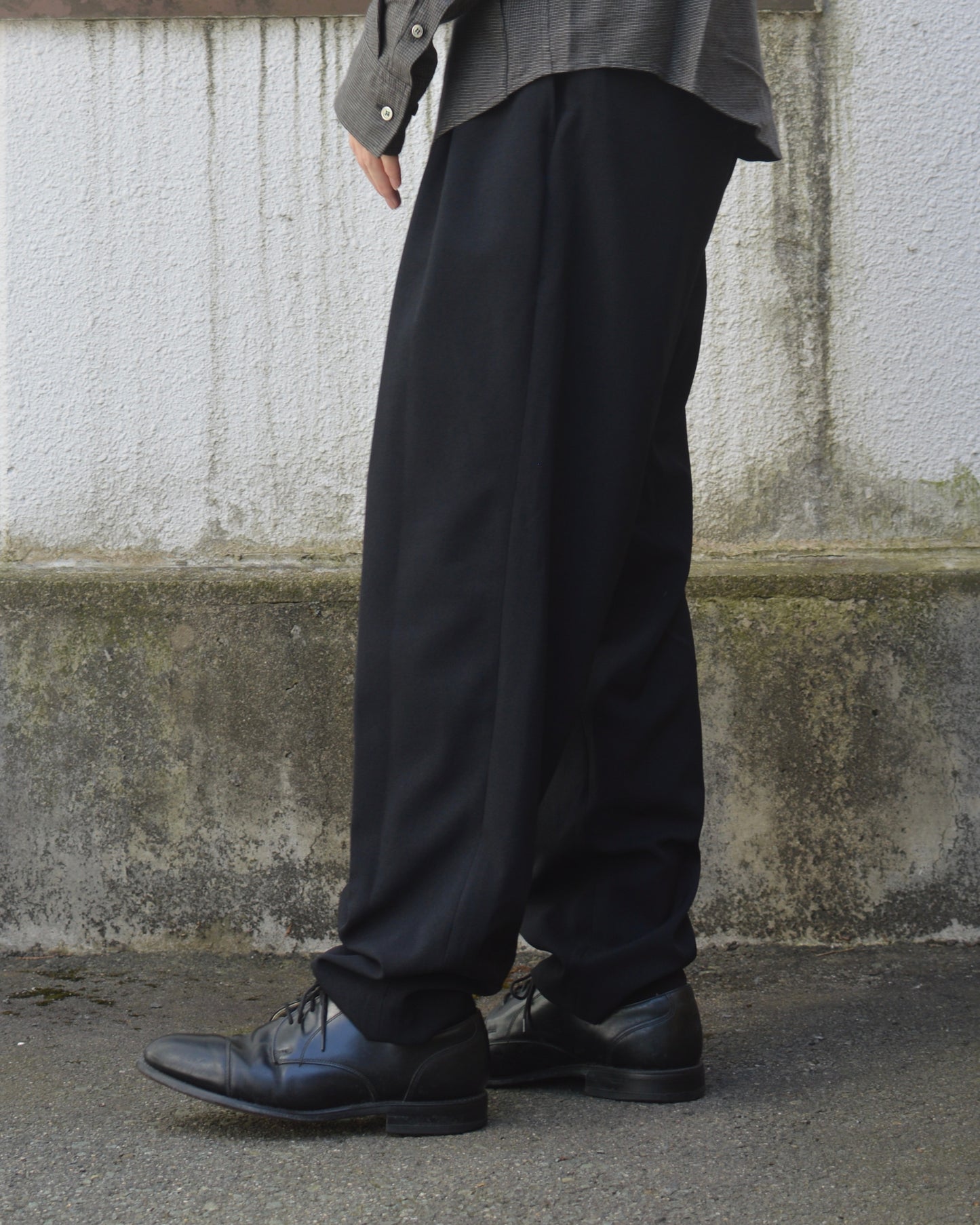 meagratia Fine count woolish twill 4 tuck trousers