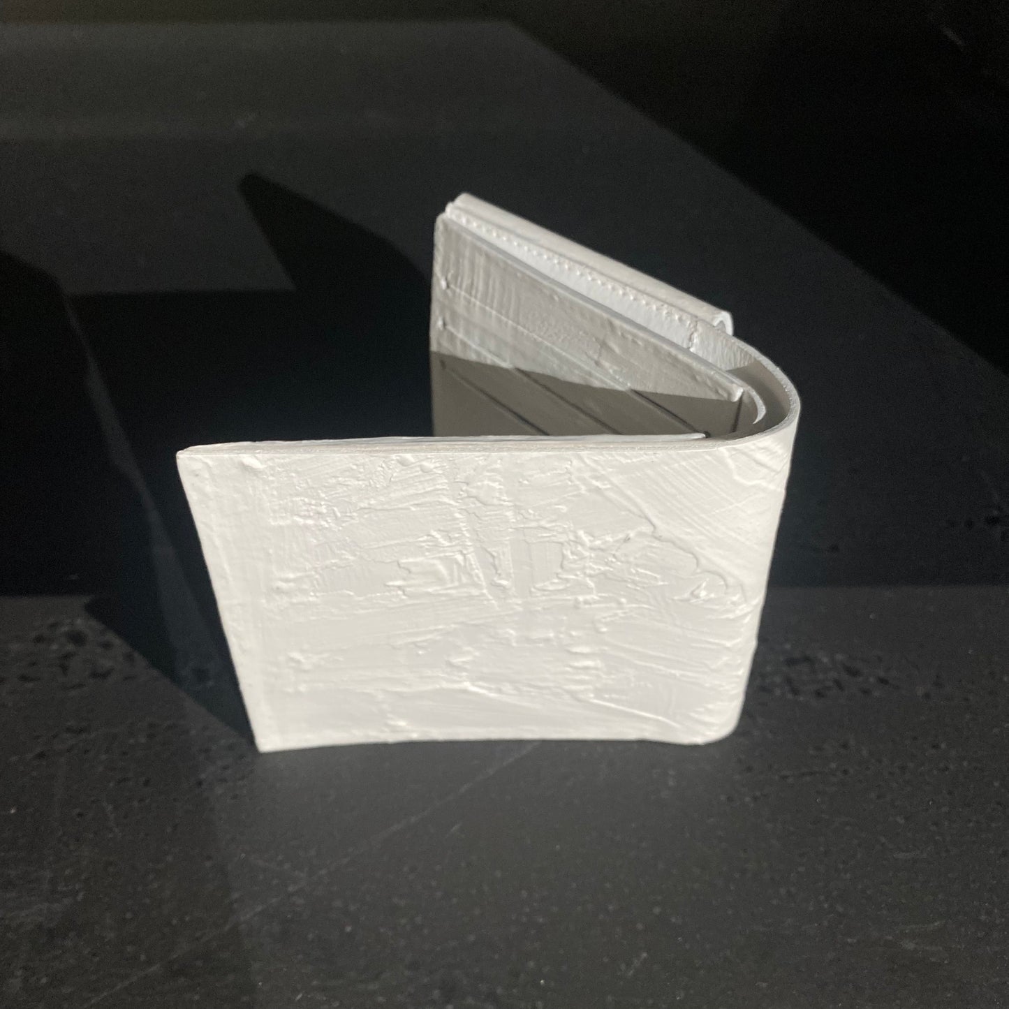 KAGARI YUSUKE 二つ折り財布 White