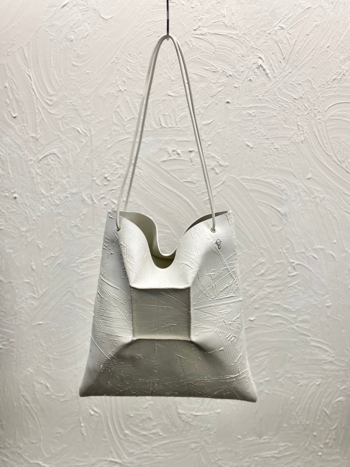 KAGARI YUSUKE シンプルトートー クケイ White