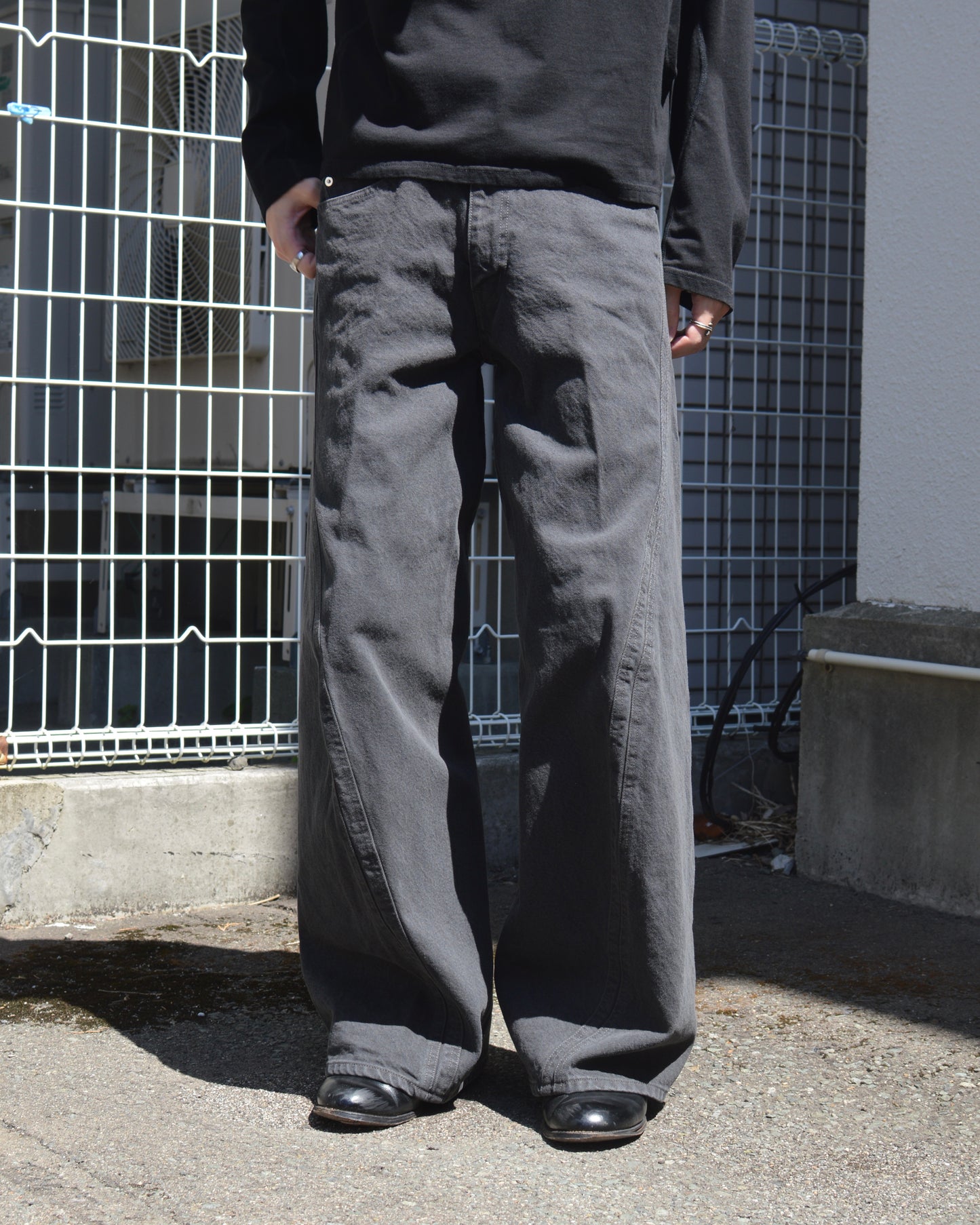 NVRFRGT 3D TWISTED WIDE LEG JEANS DARK GREY