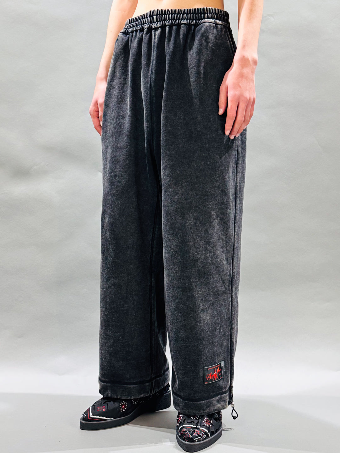SYUMAN. Basic Acid Sweat Pants