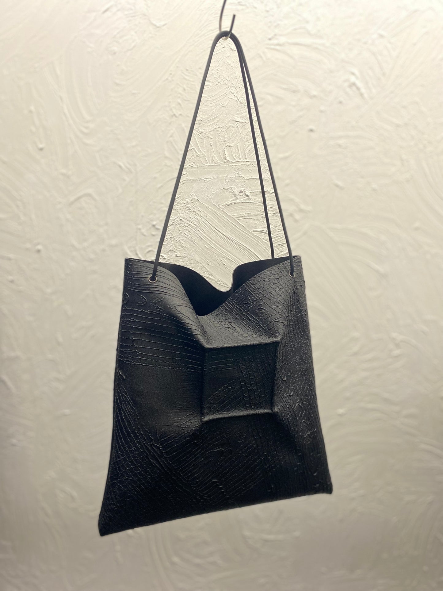 KAGARI YUSUKE シンプルトートー クケイ BLACK
