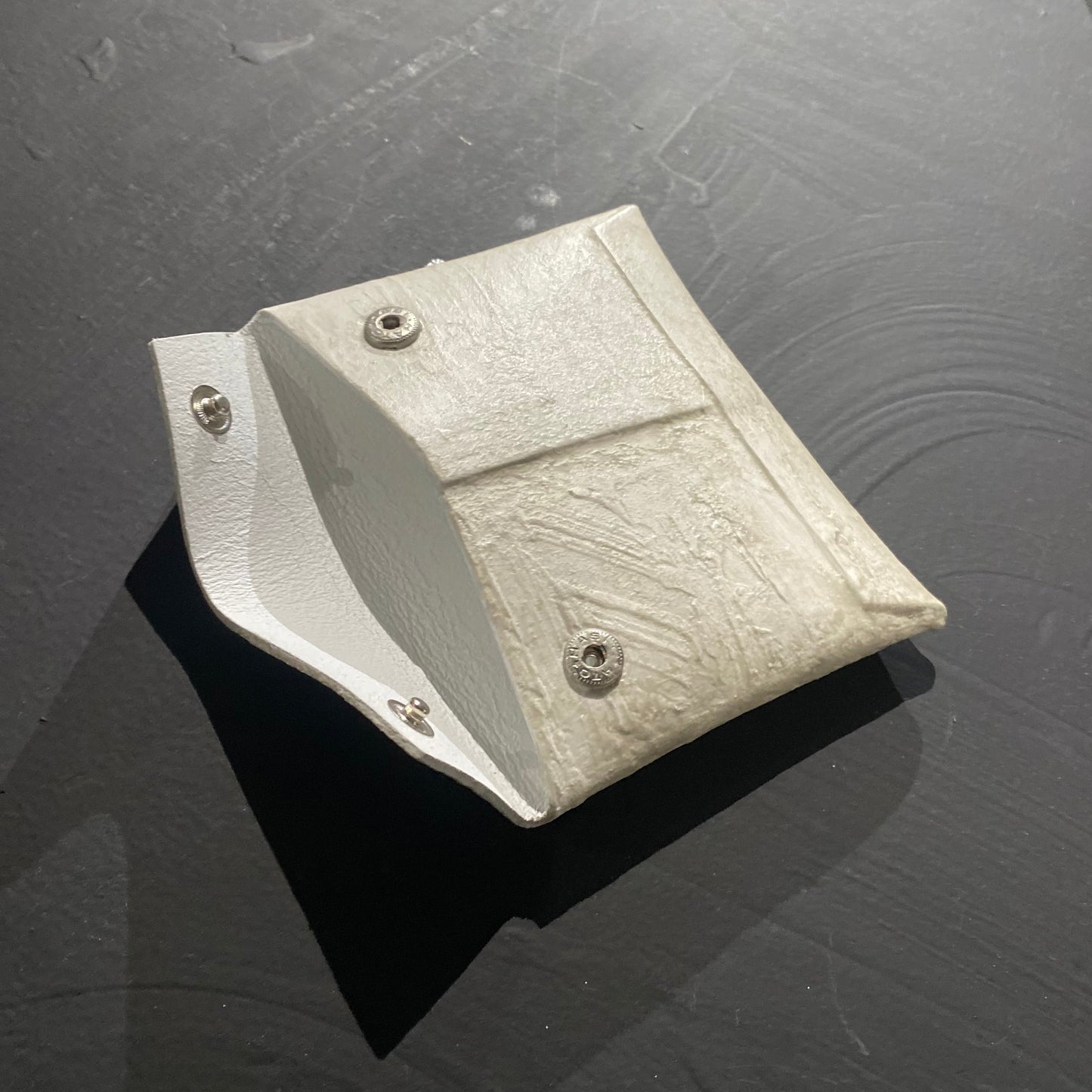 KAGARI YUSUKE 封筒型小銭入れ natural white