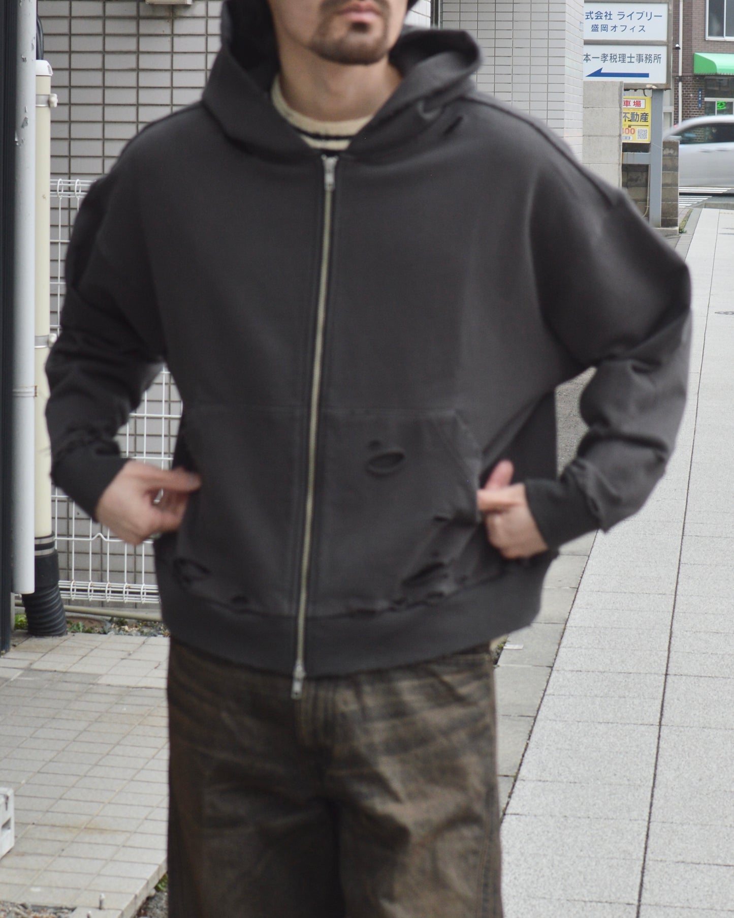 CODA / GREY WASHED AGING DESTROYED ZIP UP HOODIE