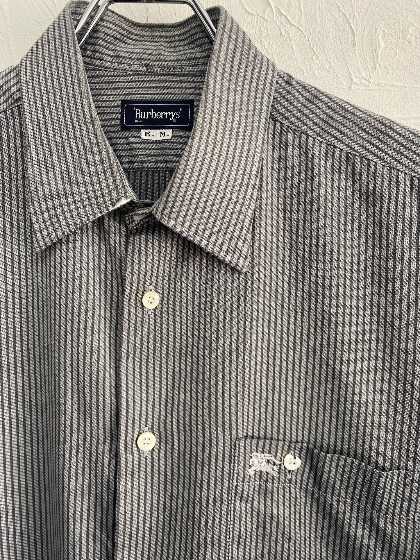 Burberrys logo design stripe shirt