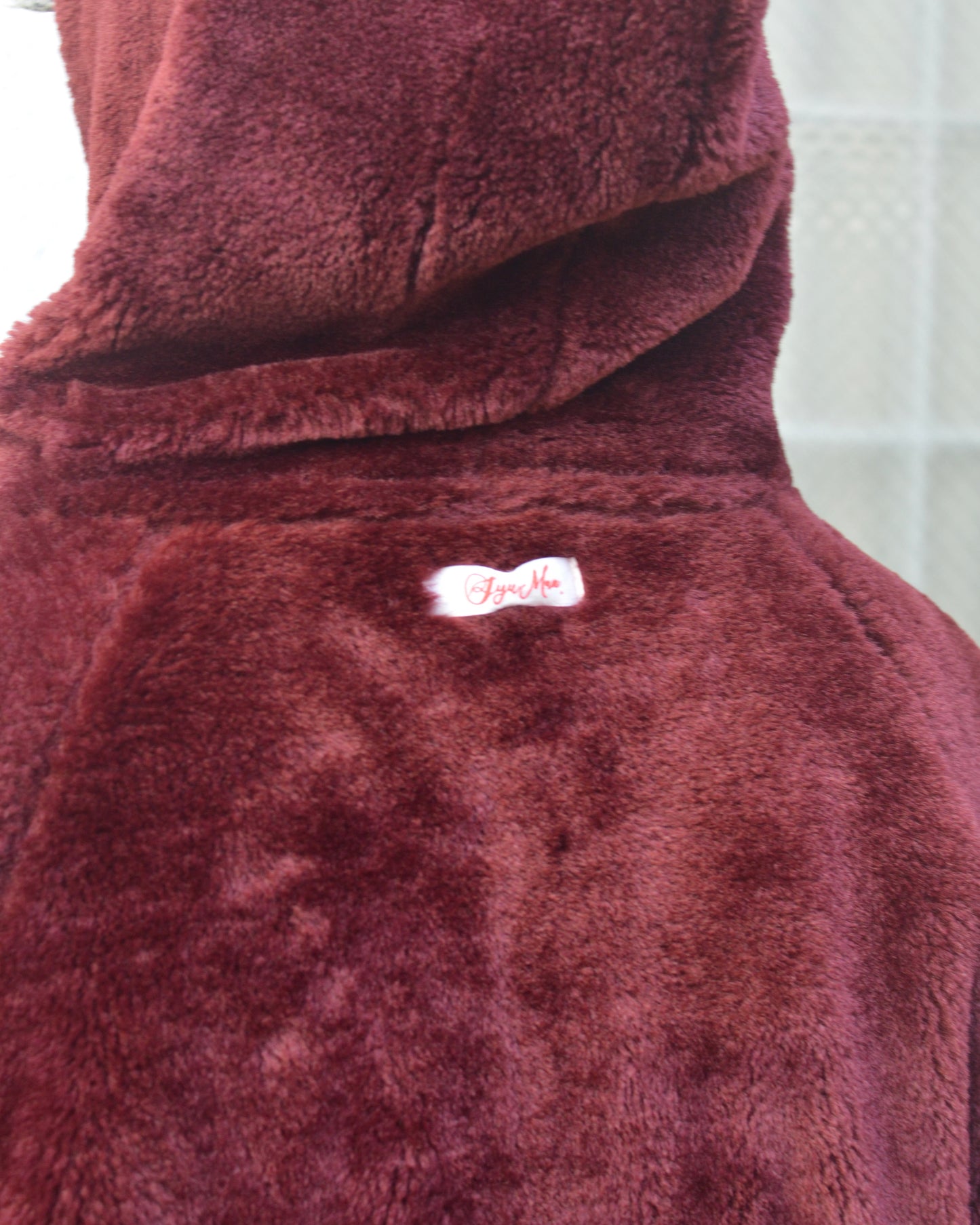 SYUMAN. REVERSIBLE HOODIE / BROWN WINE