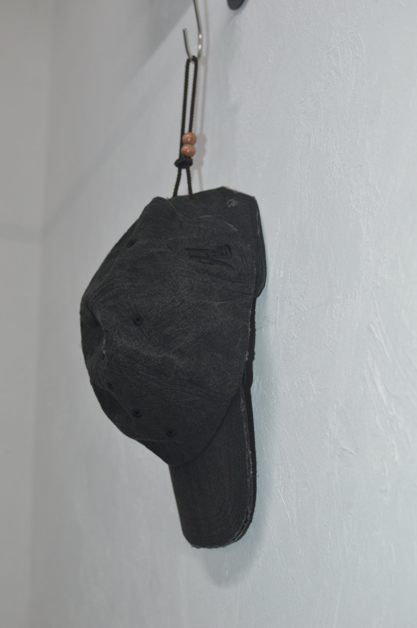 JIAN YE 朱点童子 CAP charcoal