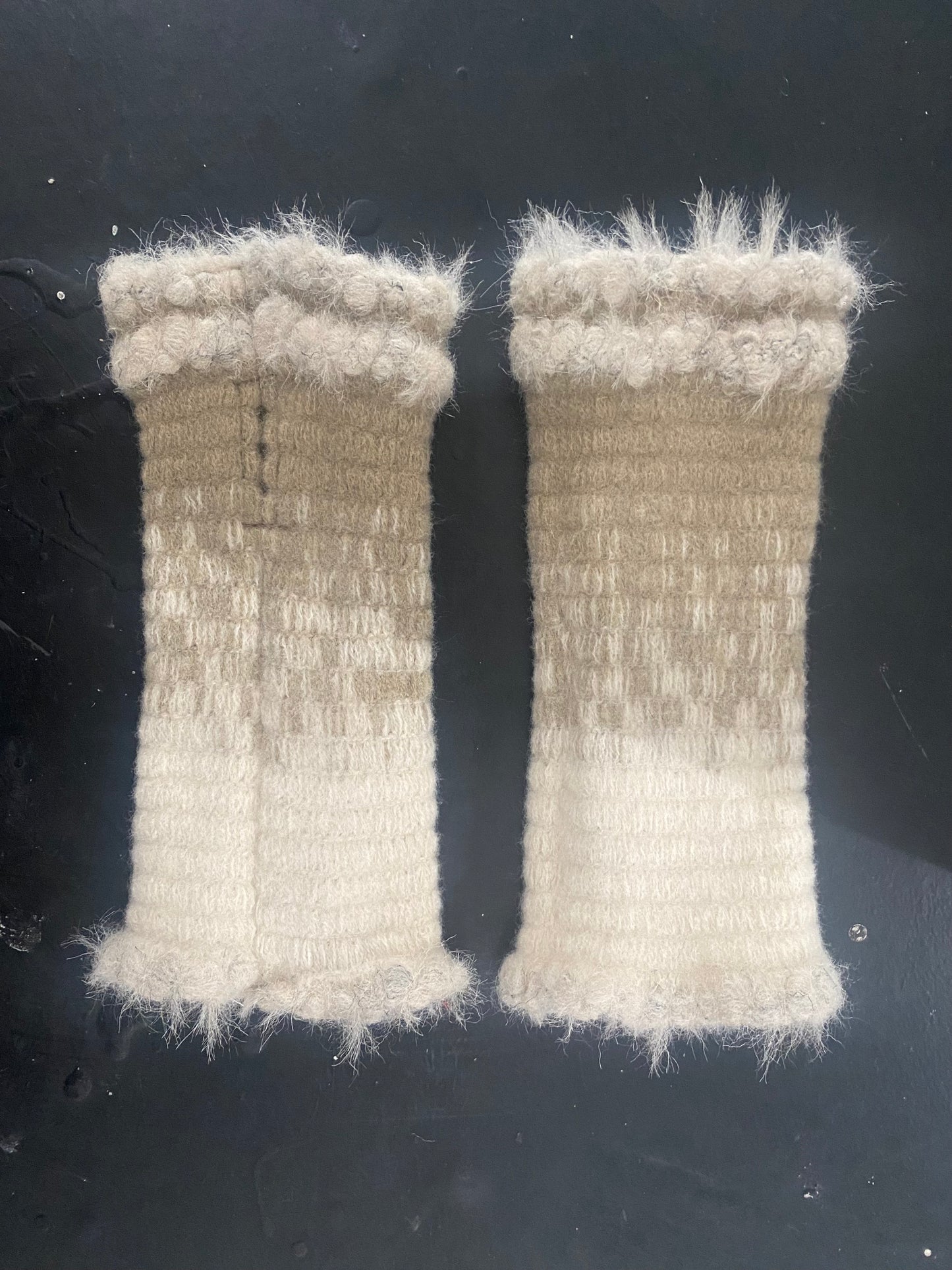 meagratia Needlepunched gloves