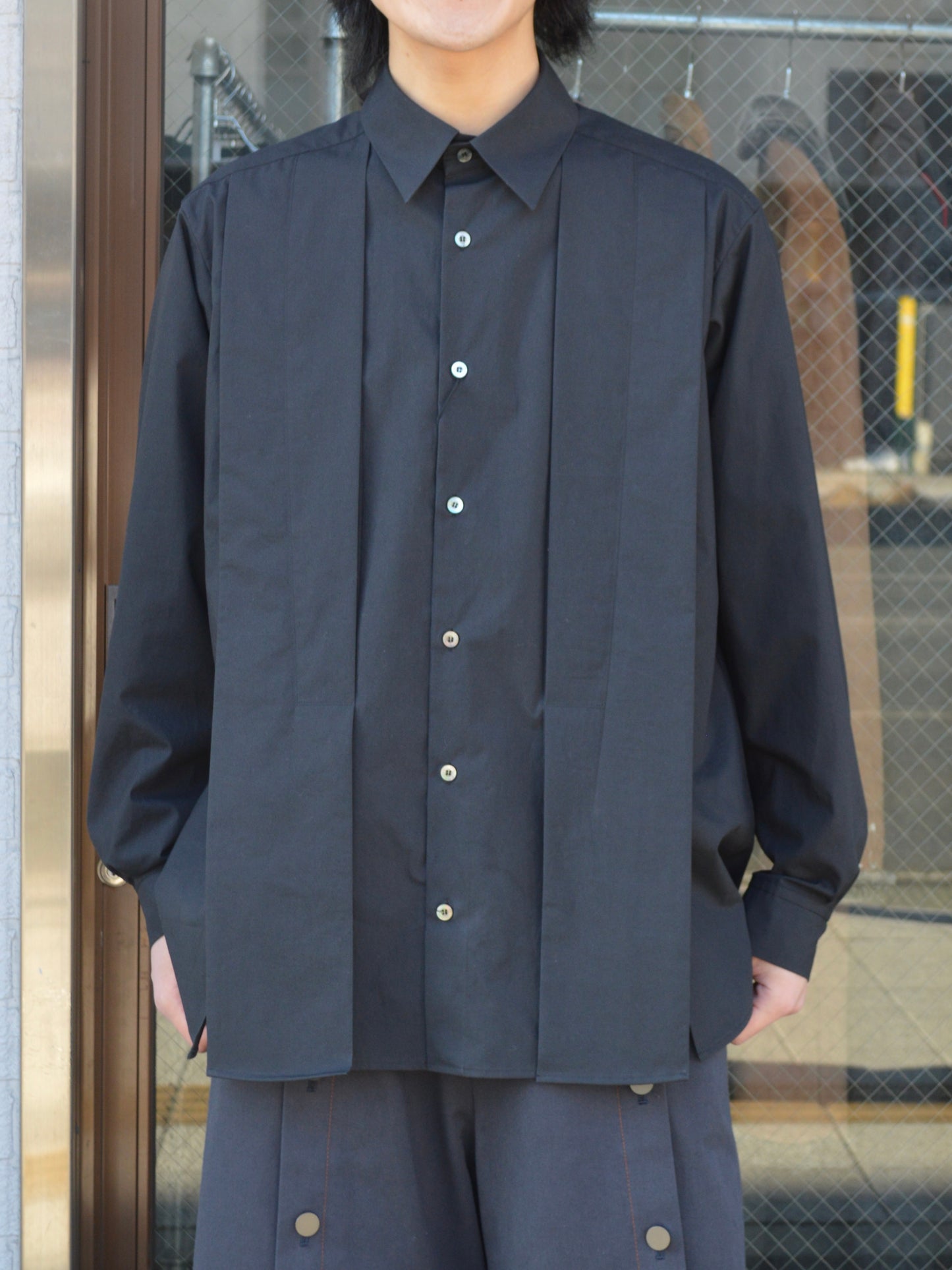 UJOH / Panel Stitch Shirt / BLACK