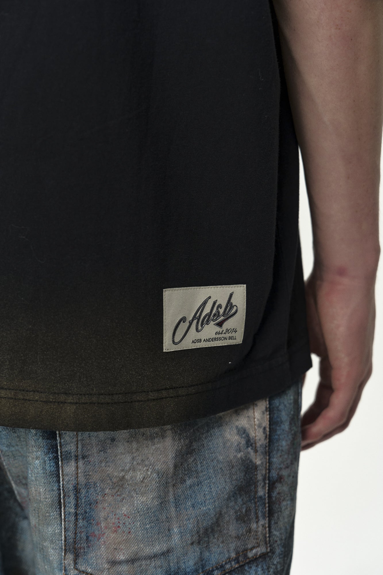 ADSB / UNISEX SPRAY WASHED HEART MESSAGE T-SHIRT