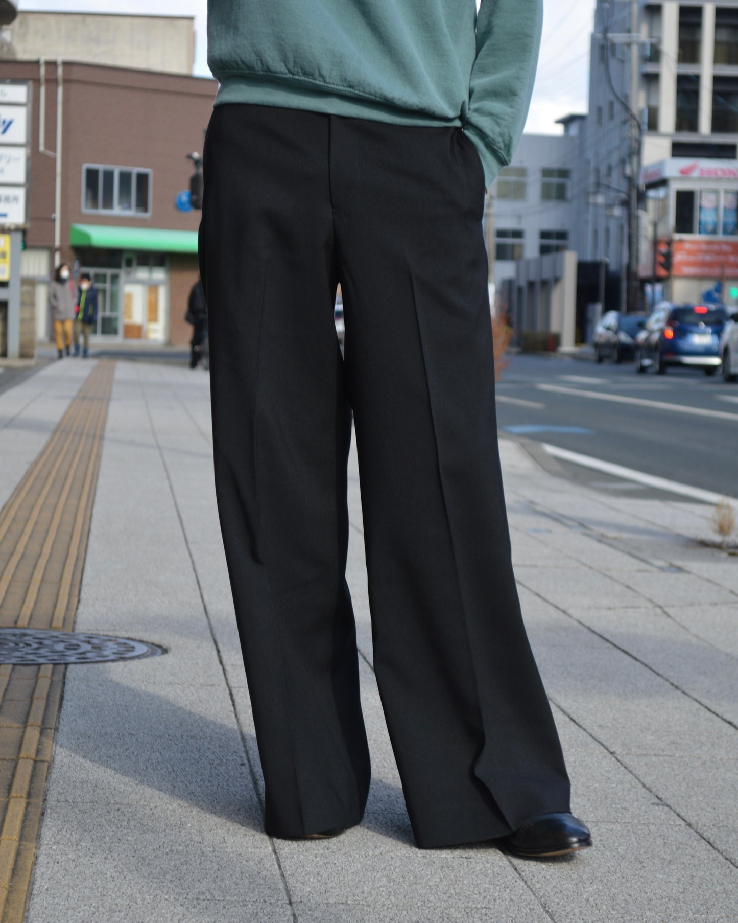 FLARE SILHOUETTE SLACKS