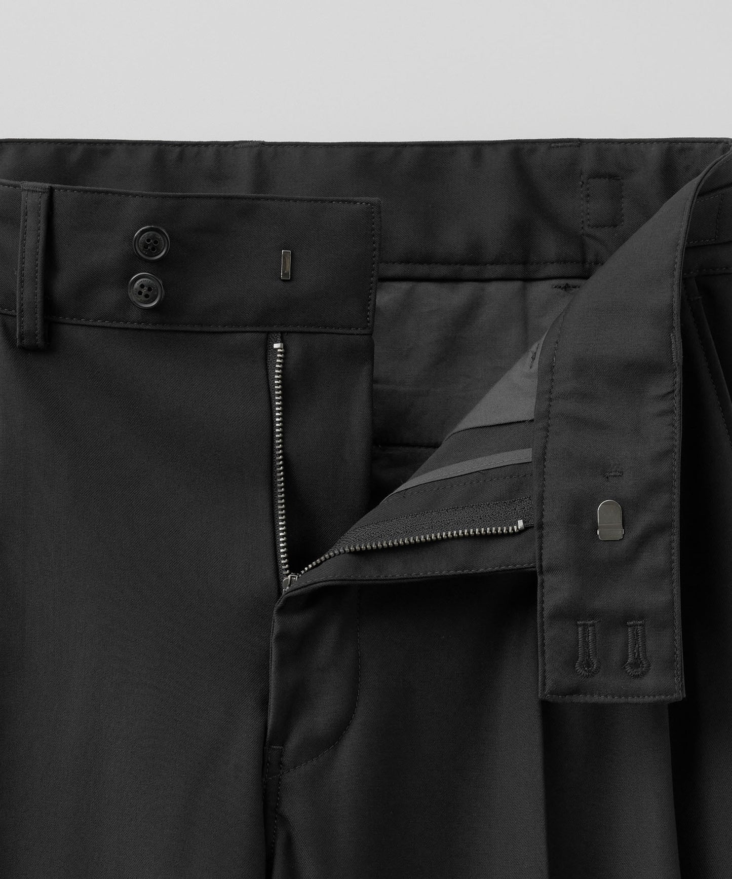 ANOTHER OFFICE　Santiago Slacks　BLACK
