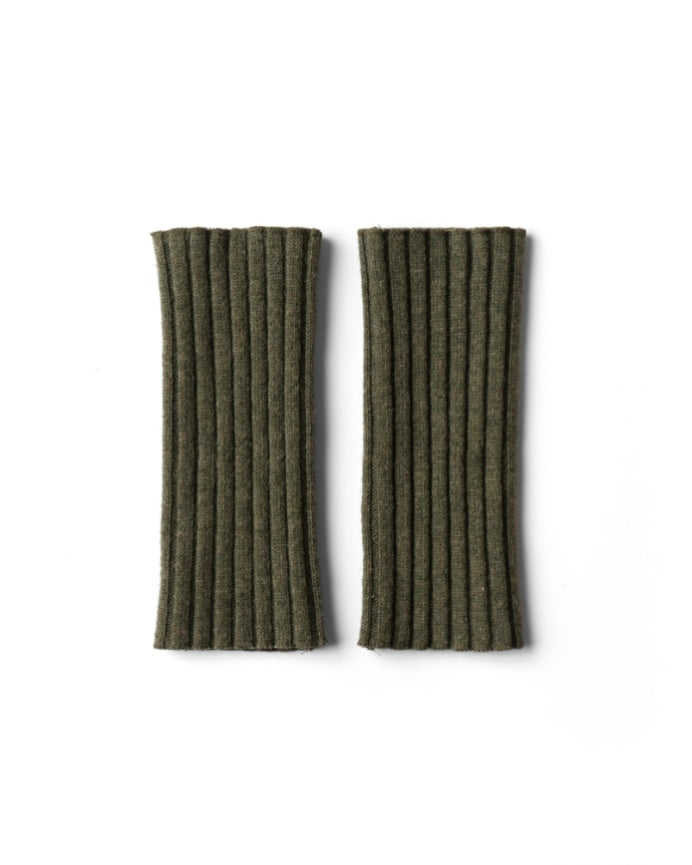 refomed ”GUNTE”　ARM WARMER OLIVE