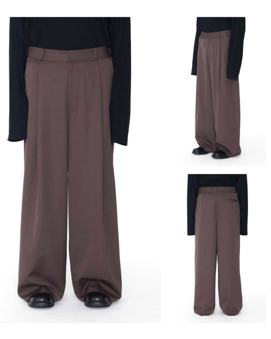 CODA / DUST BROWN GABARDINE BREAK CUT PLEATED LARGO SLACK