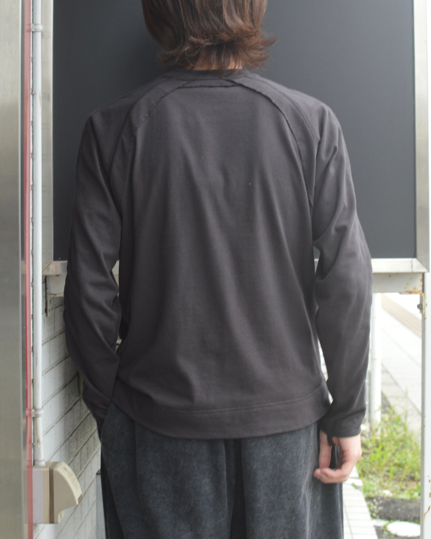 JIAN YE 十二支　LS TEE  charcoal