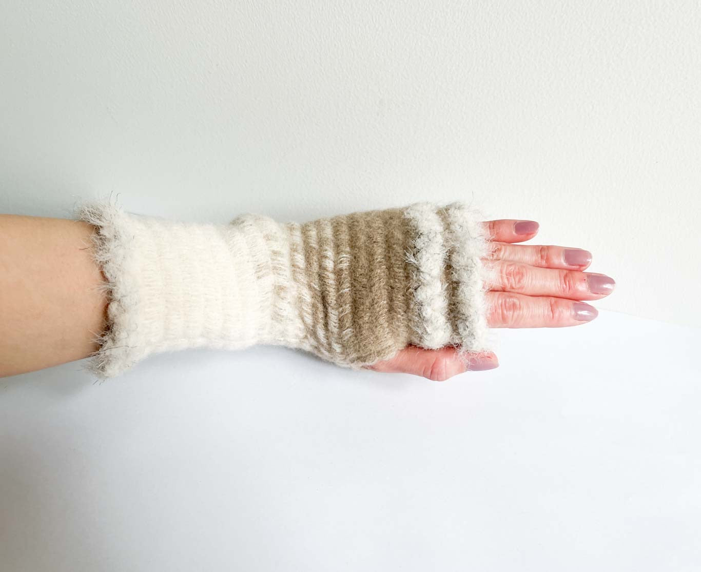 meagratia Needlepunched gloves