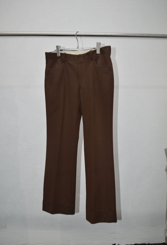 center Pressed boots cut slacks