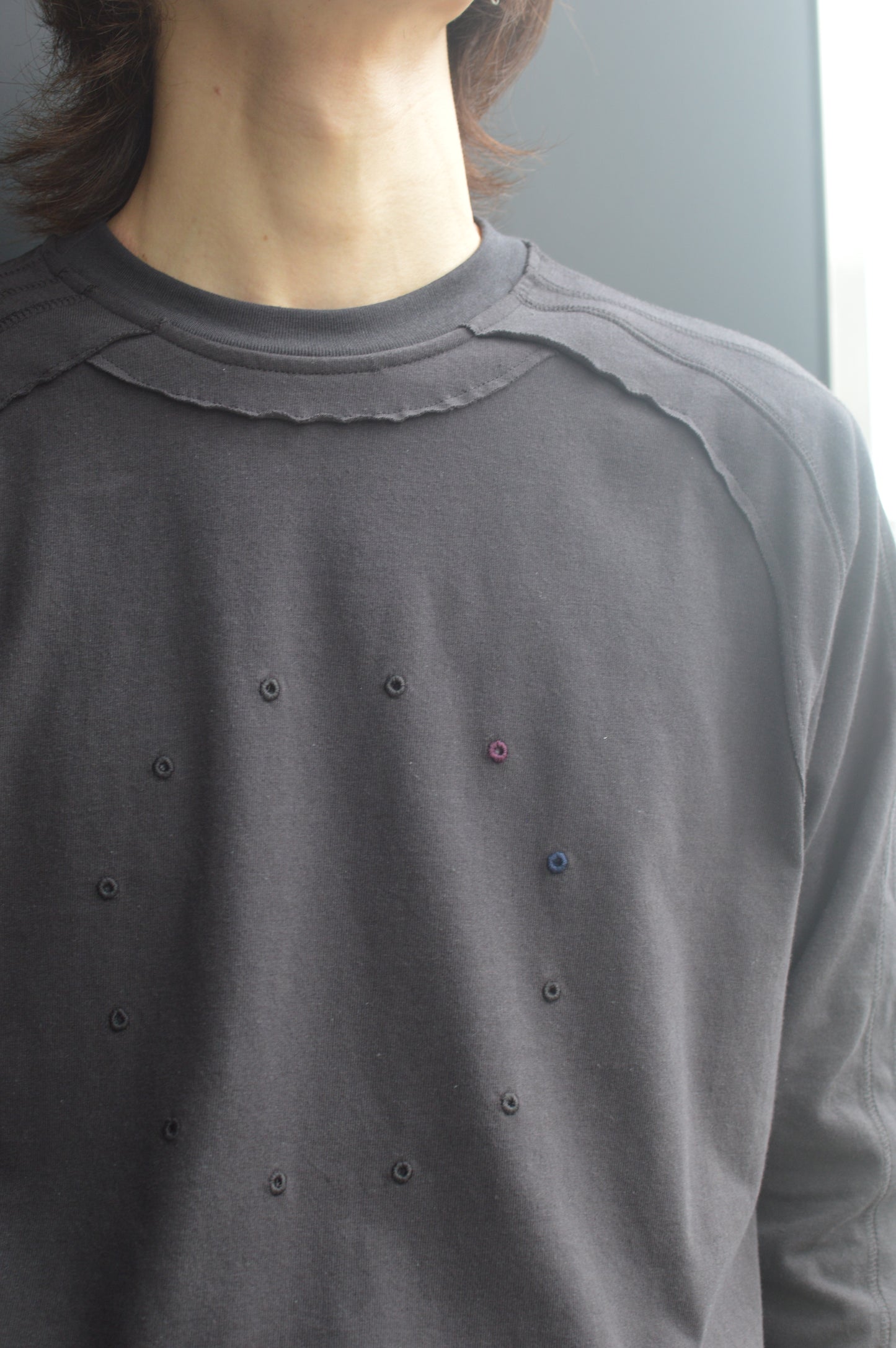 JIAN YE 十二支　LS TEE  charcoal