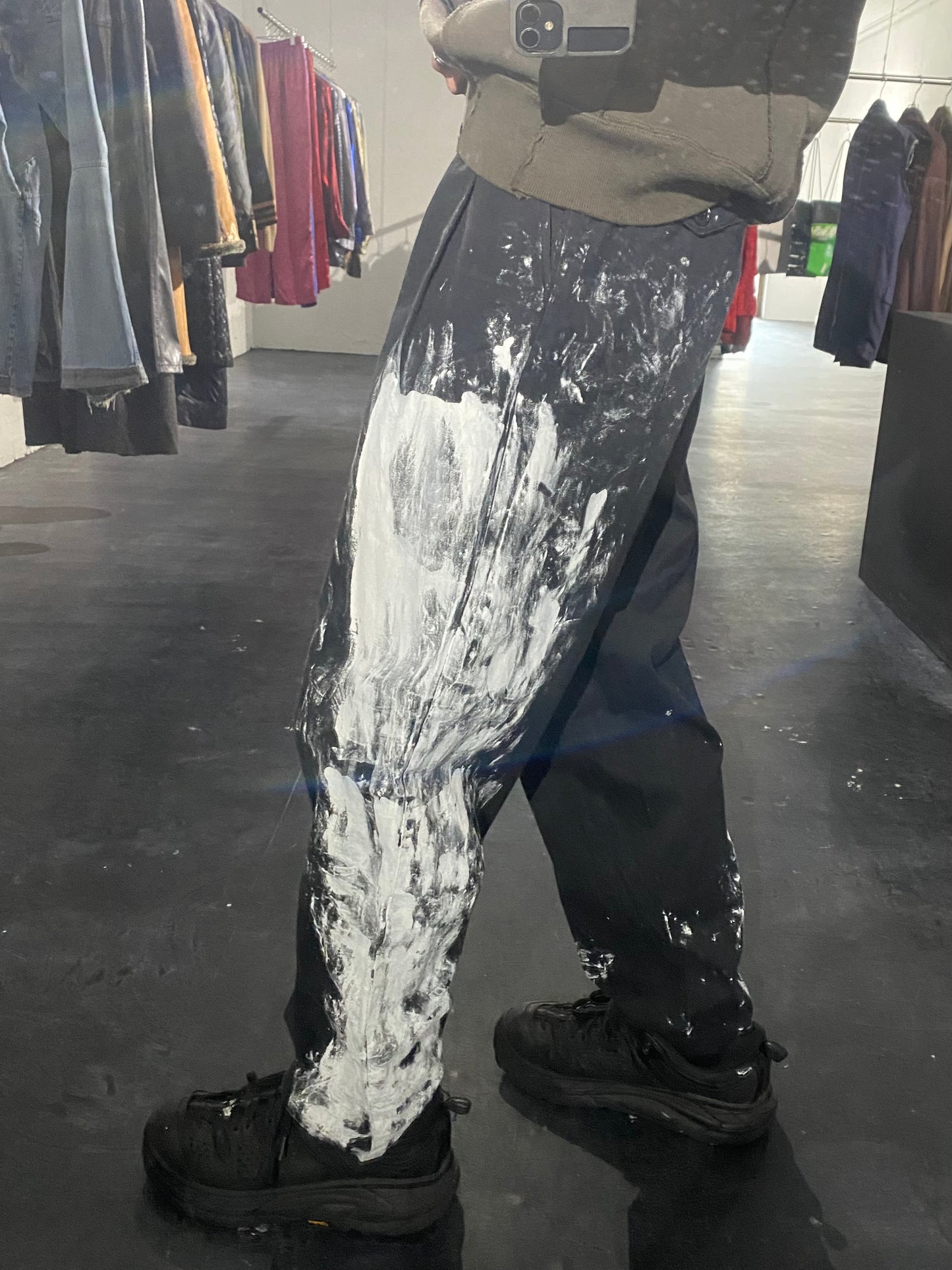 paint two tuck pant