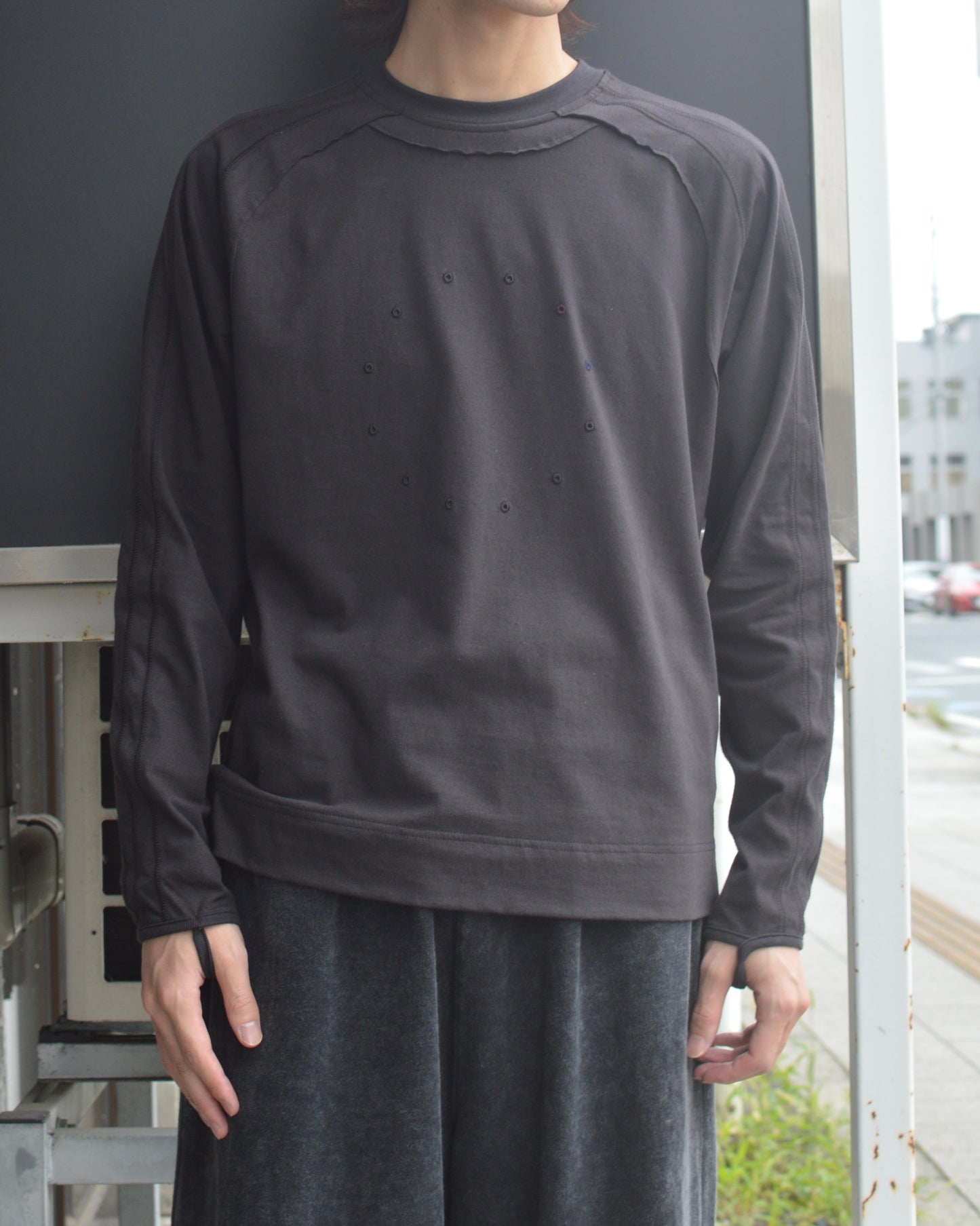 JIAN YE 十二支　LS TEE  charcoal
