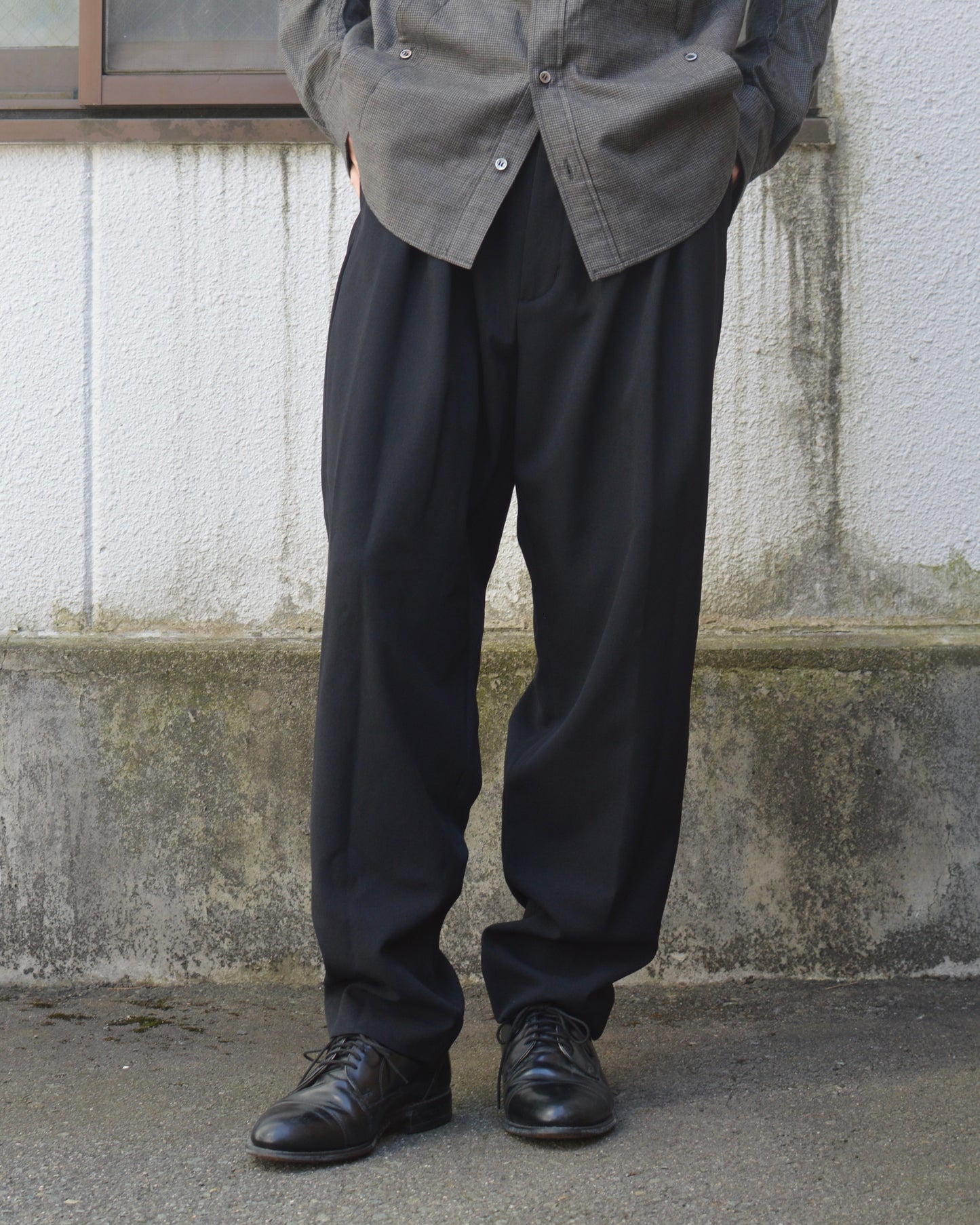 meagratia Fine count woolish twill 4 tuck trousers