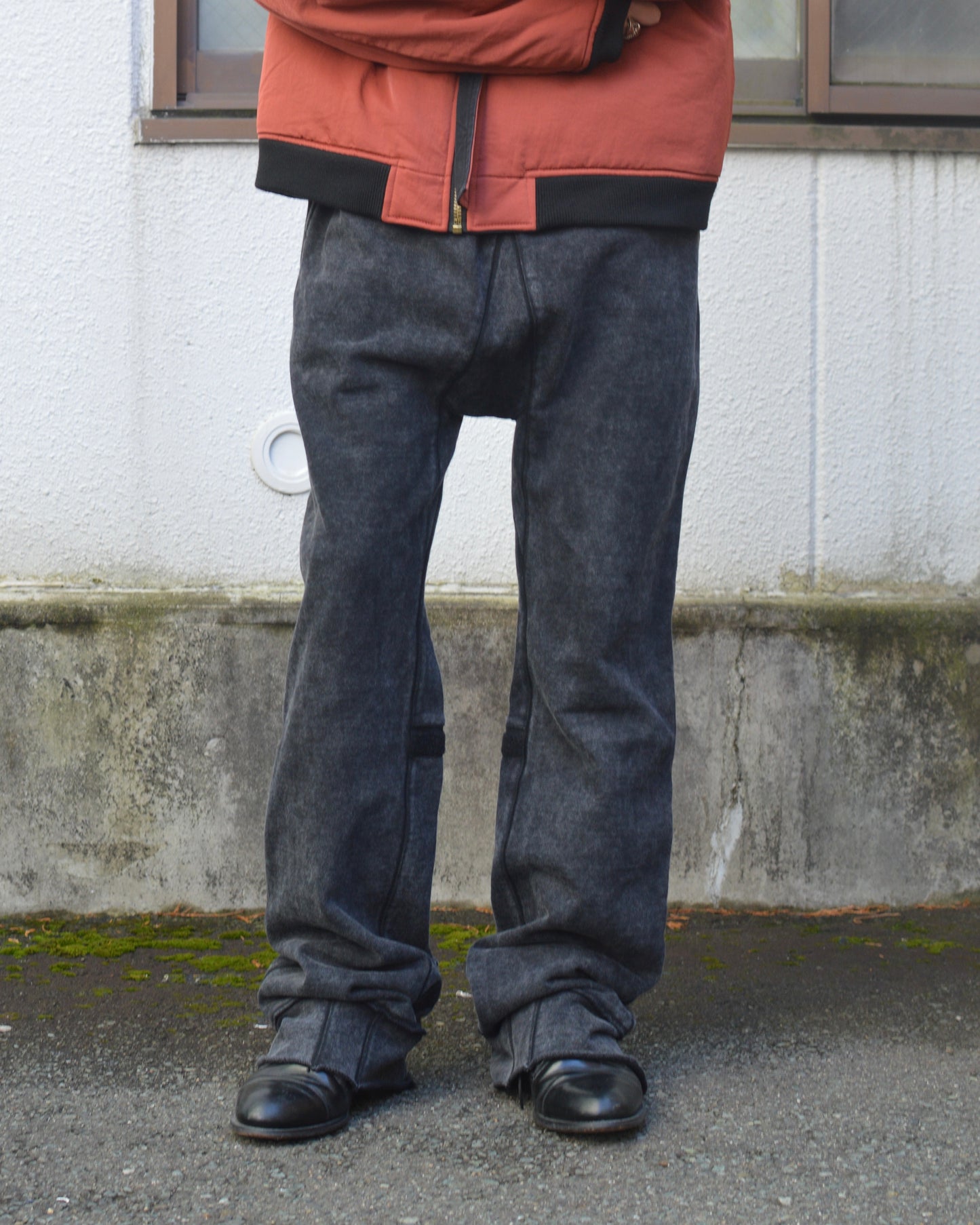 SYUMAN.CHANGED SLIM SWEAT-PANTS / BLACK