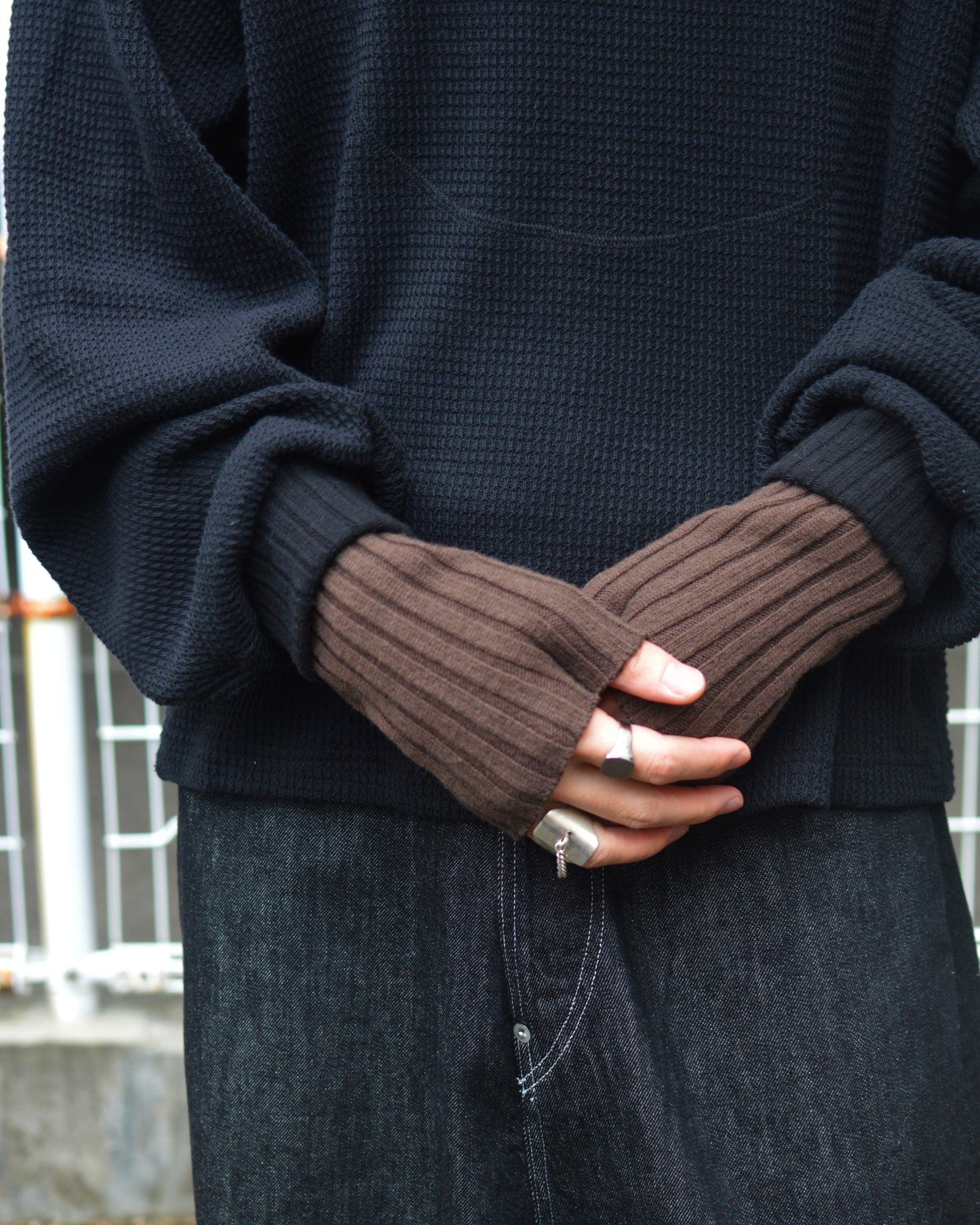 refomed ”GUNTE”　ARM WARMER BROWN