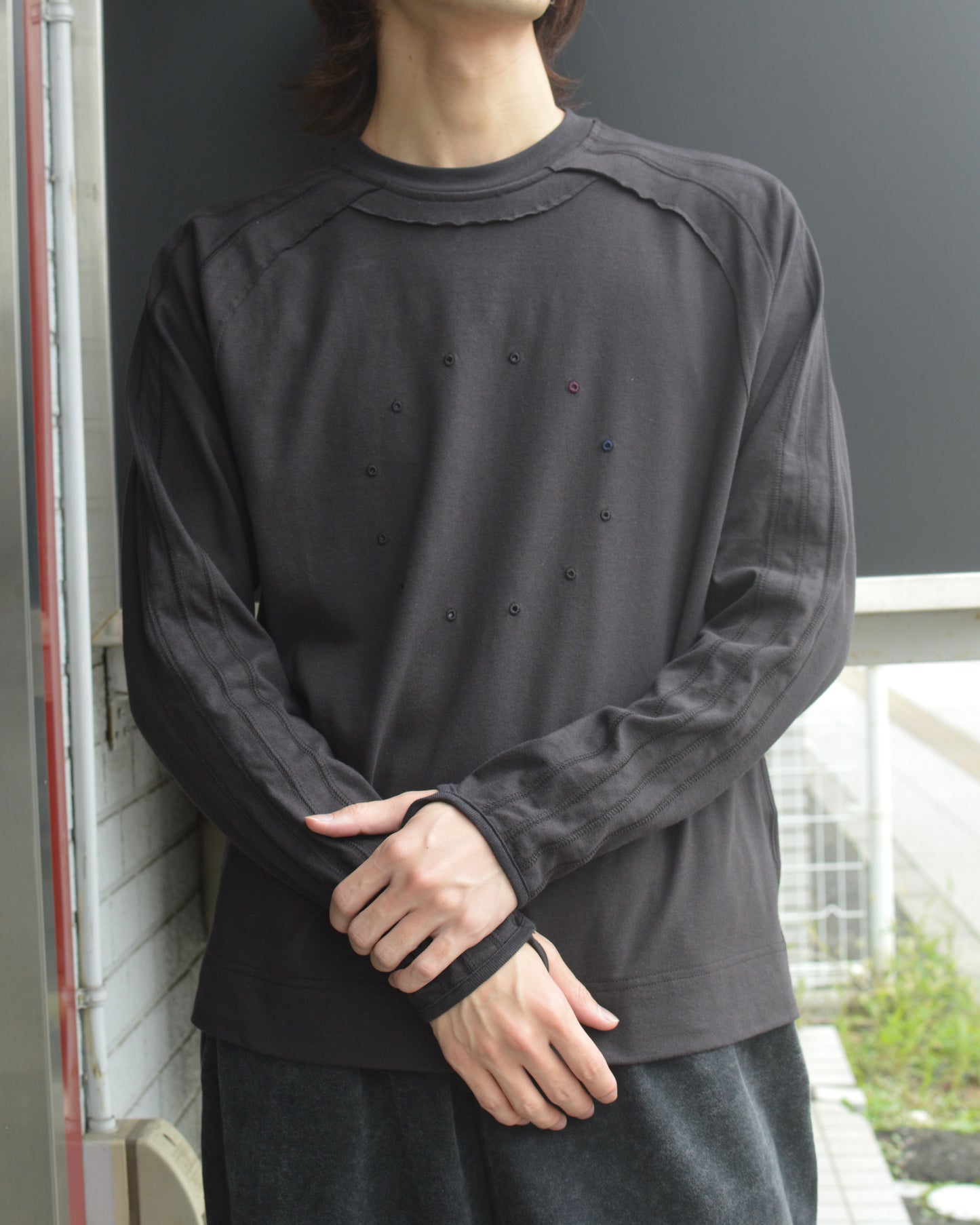JIAN YE 十二支　LS TEE  charcoal