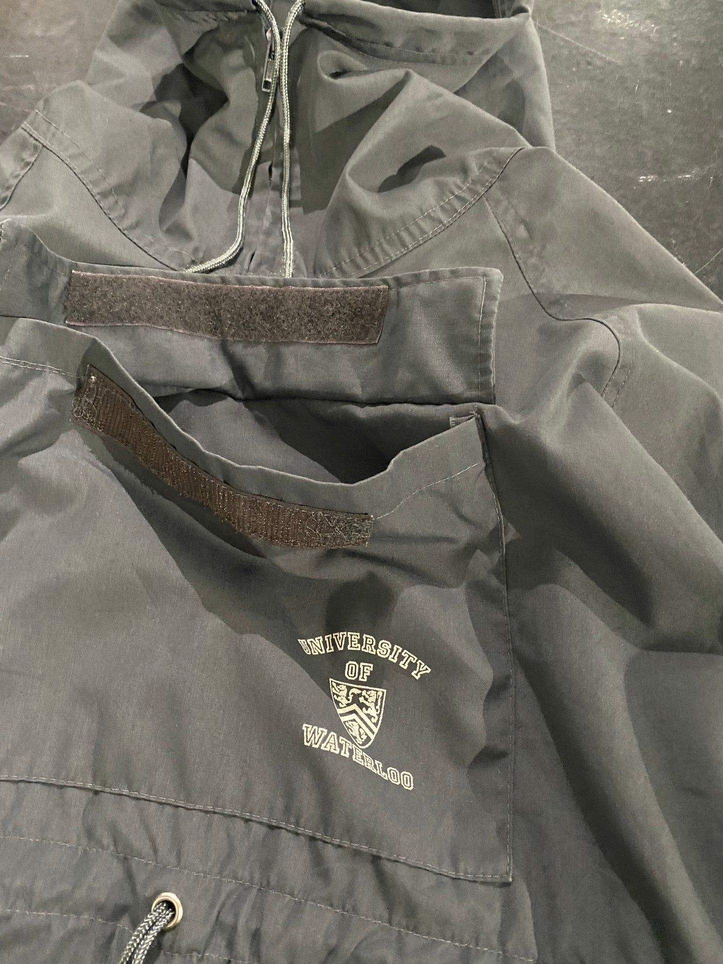 UNIVERSITY OF WATERLOO anorak jacket