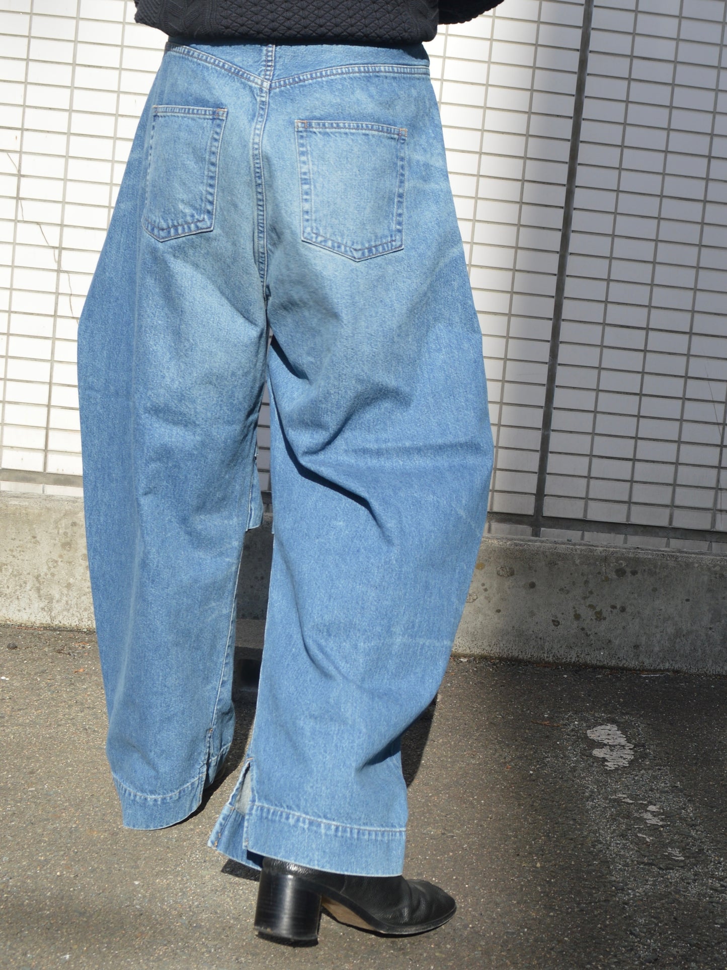 BASE MARK tucked denim