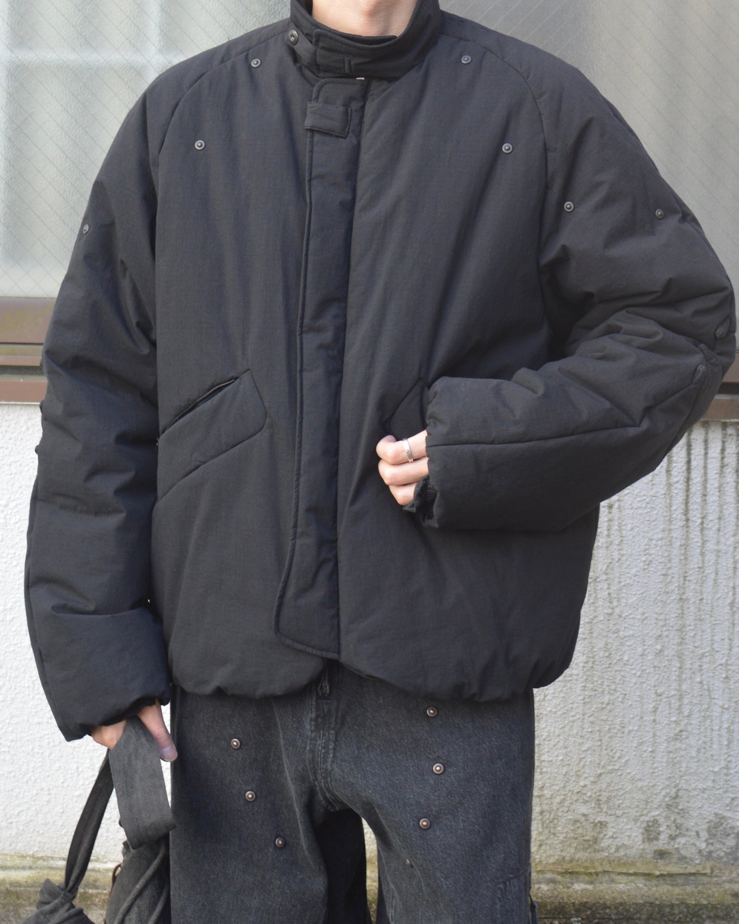 JIAN YE 金棒 PUFFER BLACK