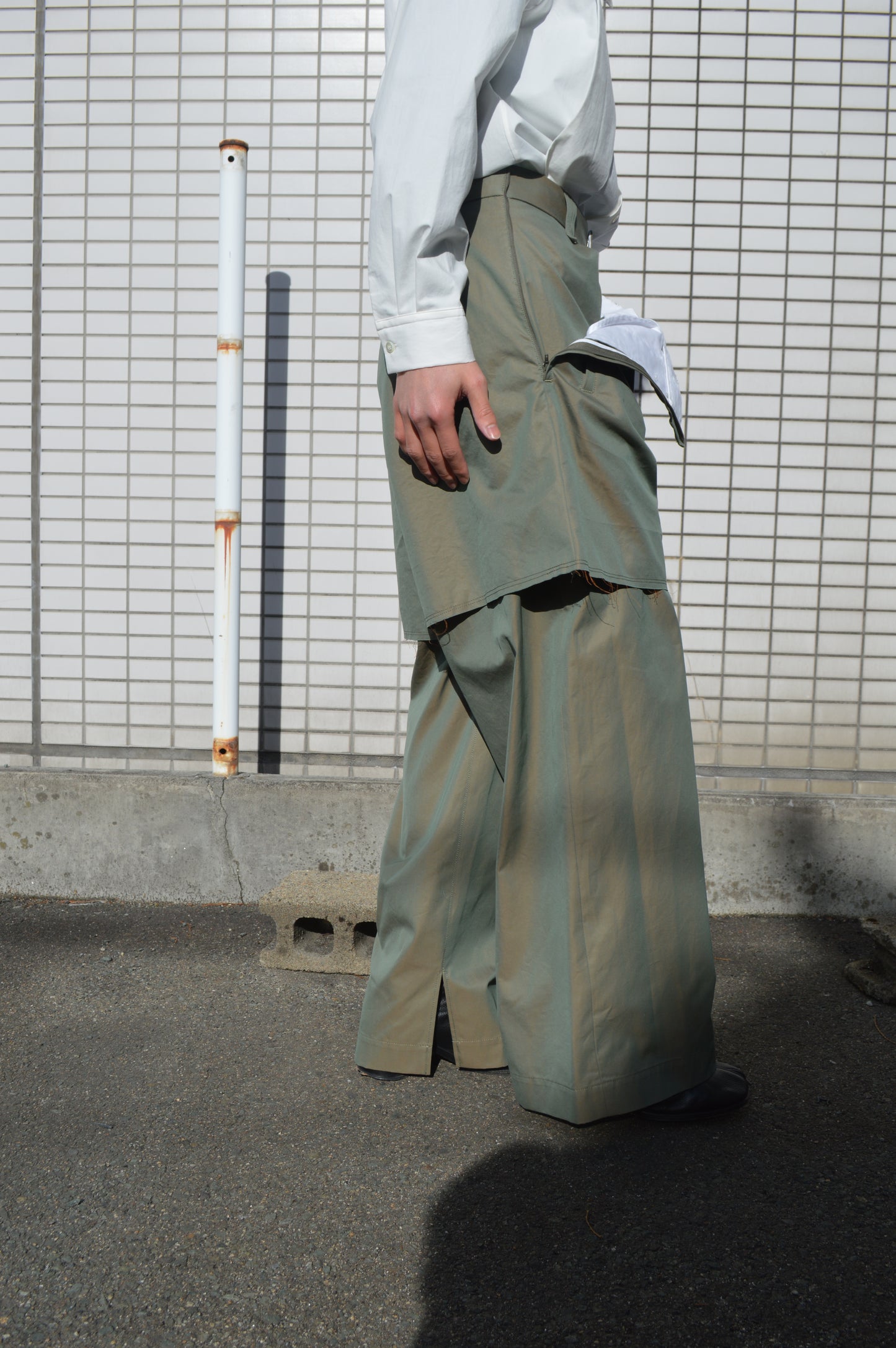 BASE MARK layered chino PT khaki