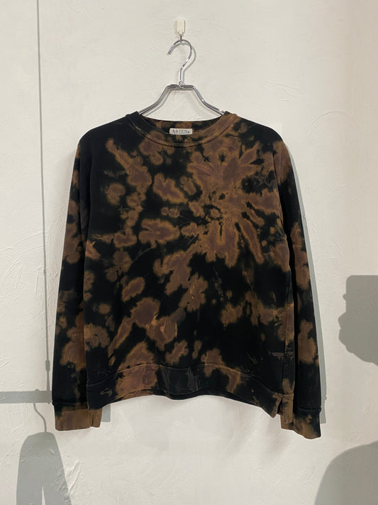 made in CANADA tye die sweat