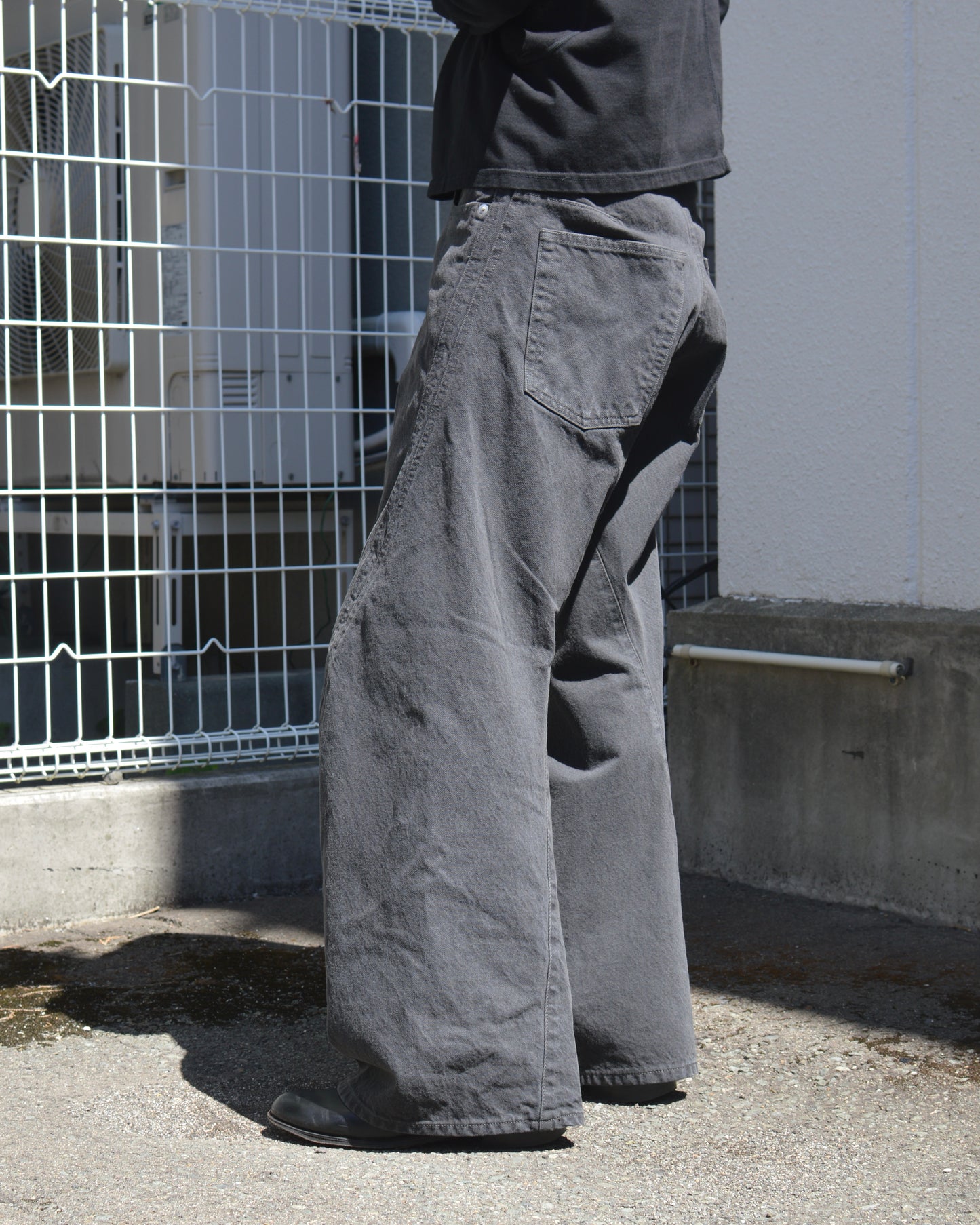 NVRFRGT 3D TWISTED WIDE LEG JEANS DARK GREY