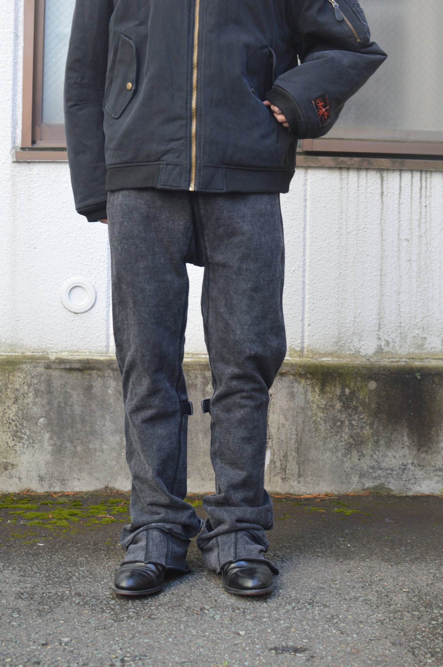 SYUMAN.CHANGED SLIM SWEAT-PANTS / BLACK
