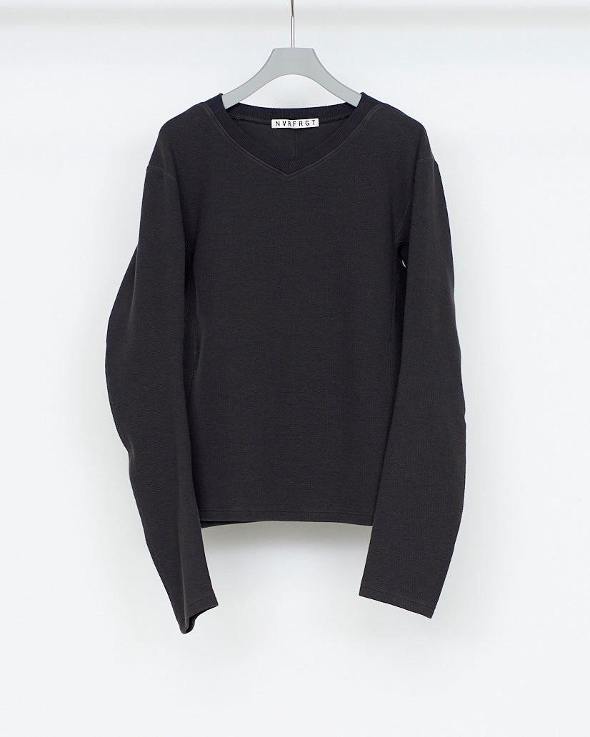NVRFRGT PANNELD LONG SLEEVE V-NECK T-SHIRT