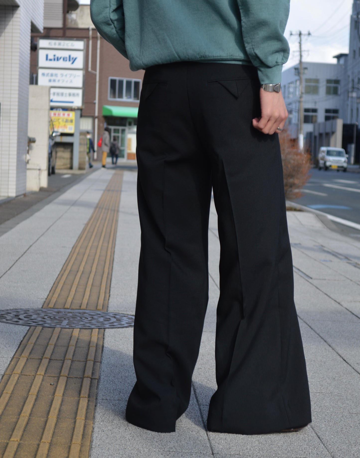 FLARE SILHOUETTE SLACKS