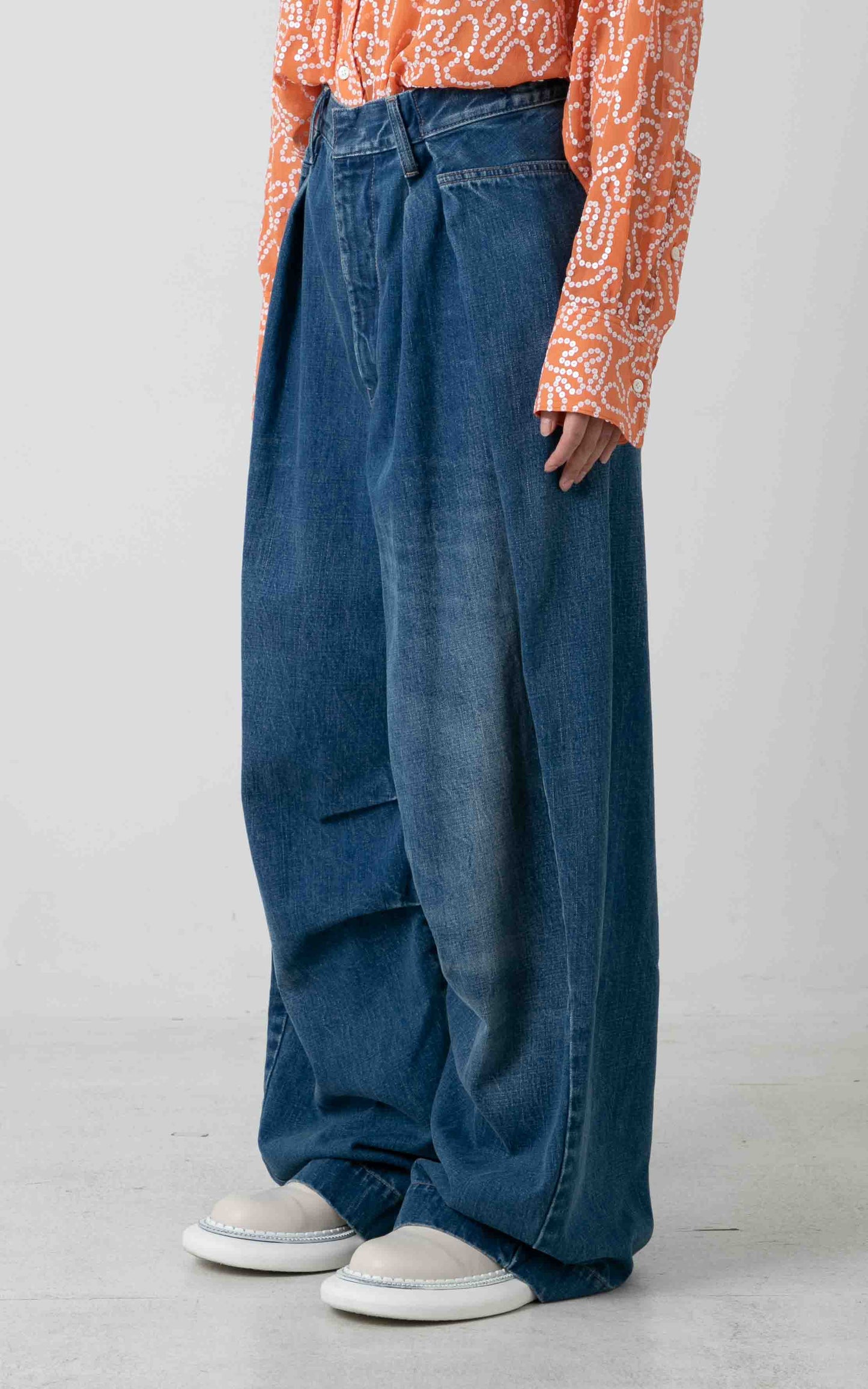 BASE MARK tucked denim