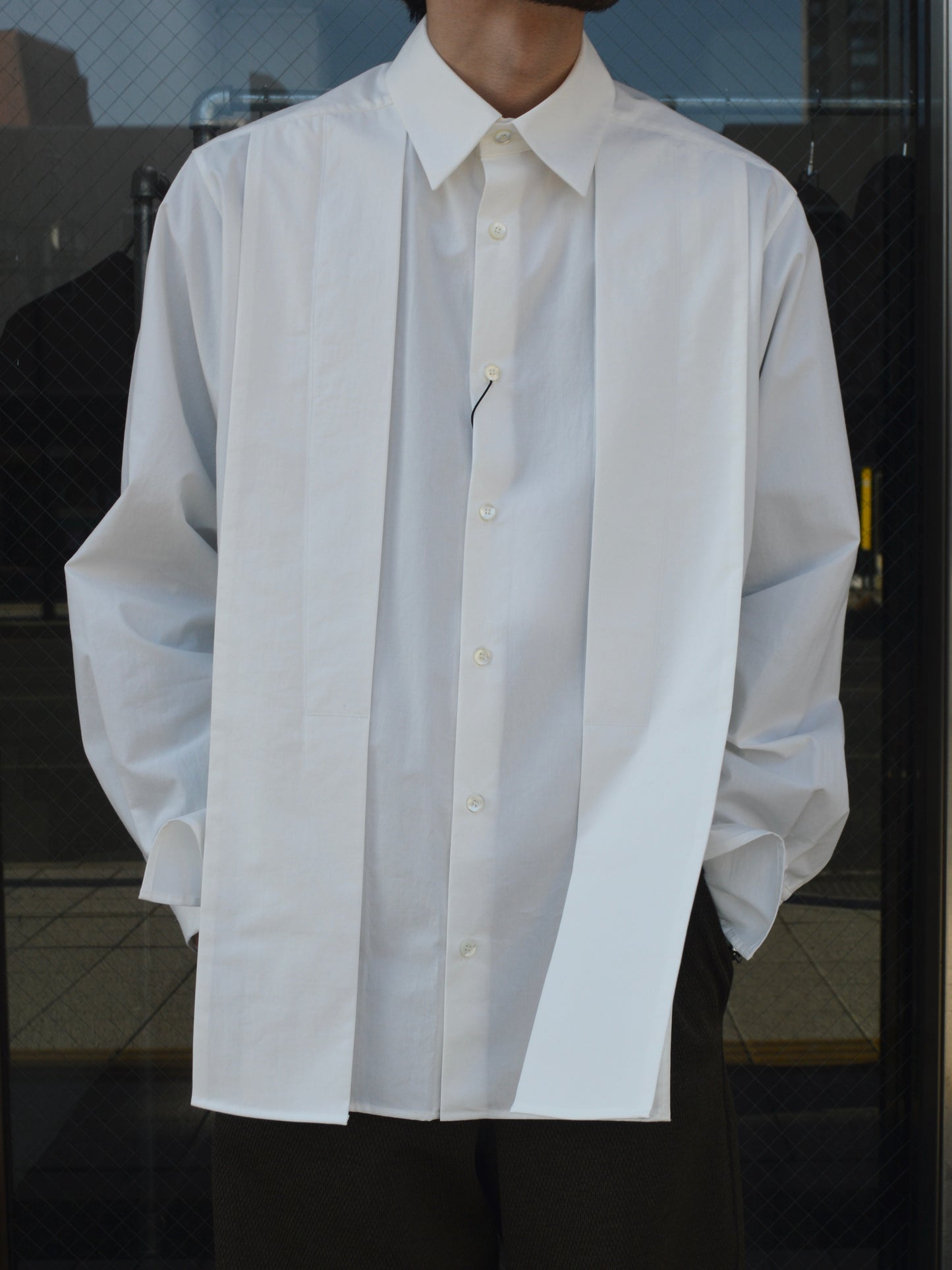 UJOH / Panel Stitch Shirt / WHITE