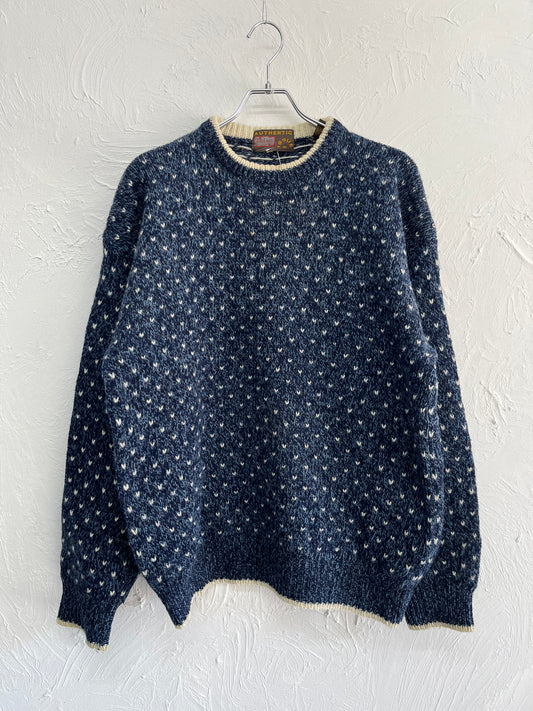 All-over pattern knit