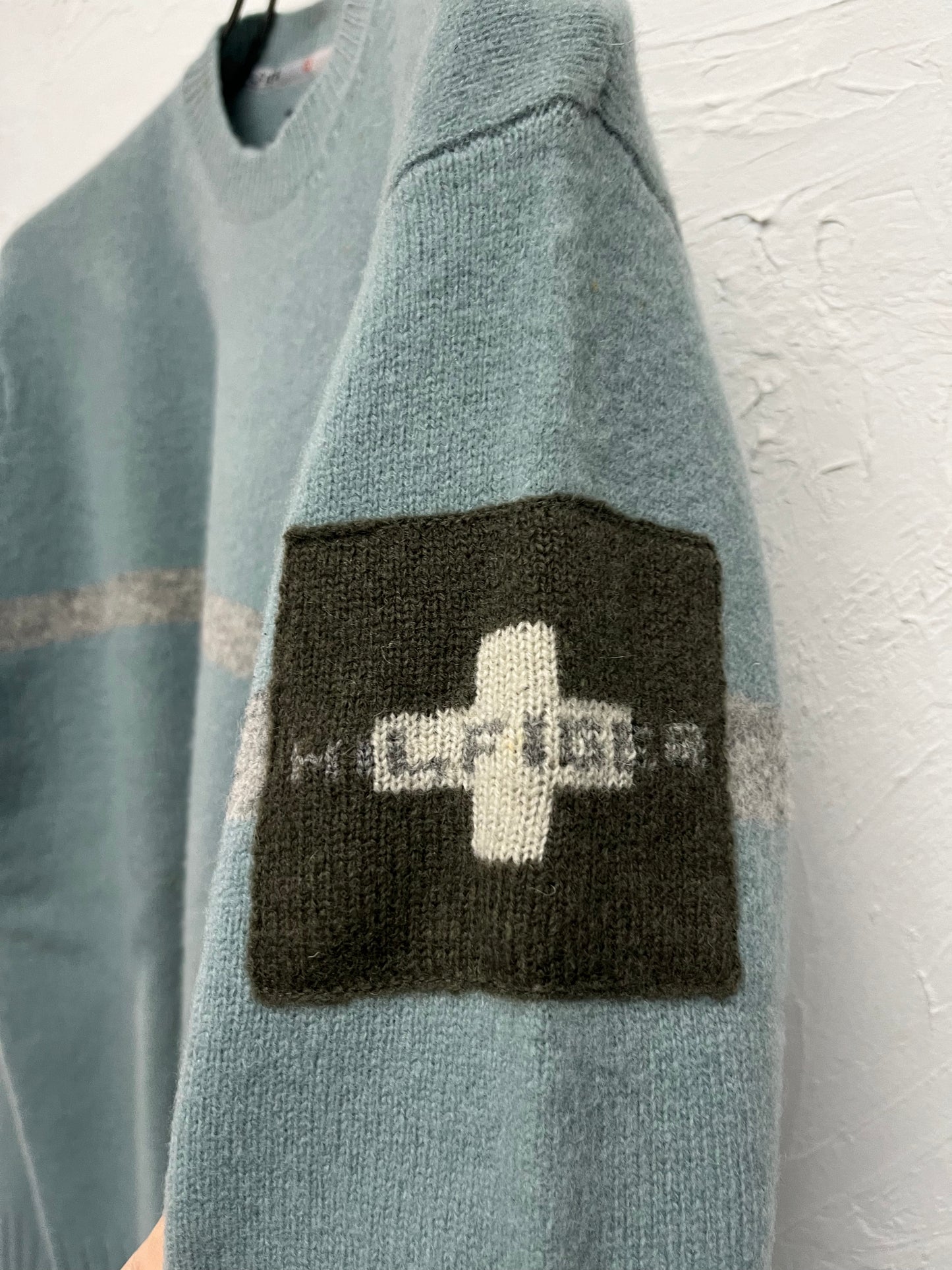 dead stock TOMMY HILFIGER rescue crew neck