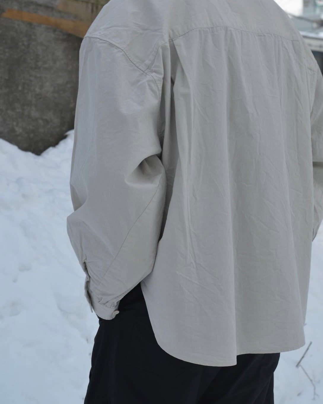 refomed WRIST PATCH WIDE SHIRT