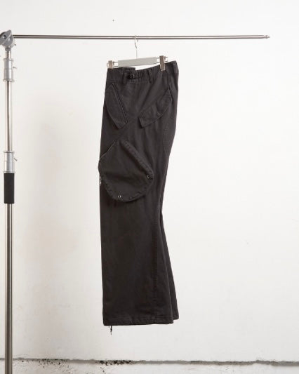 NVRFRGT / 3D TWISTED CARGO PANTS BLACK